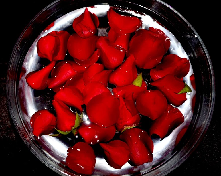 el Baño de rosas rojas